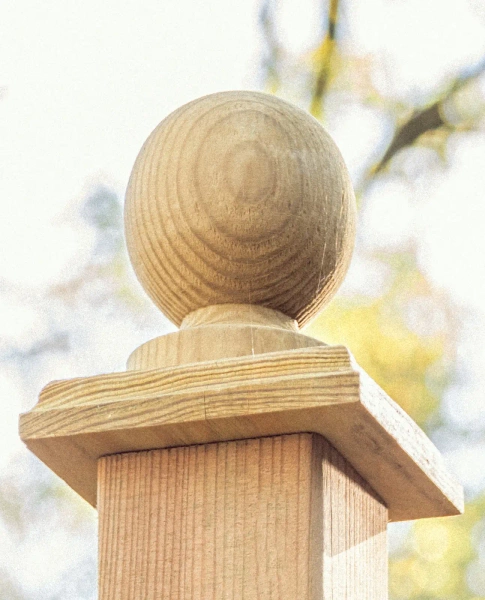 Final Post Cap Calisto with base