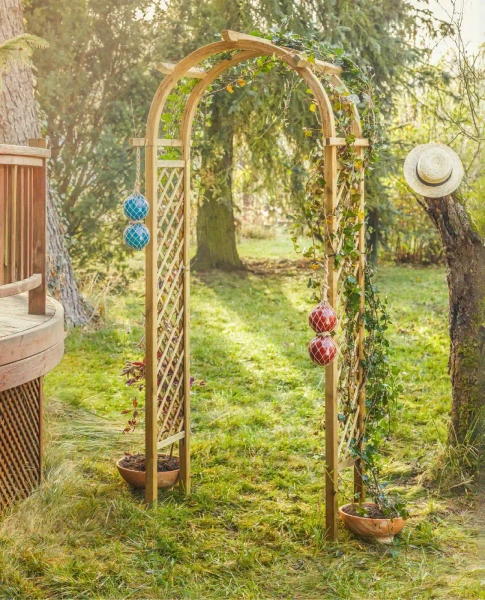 Rose Garden Arch Asceza