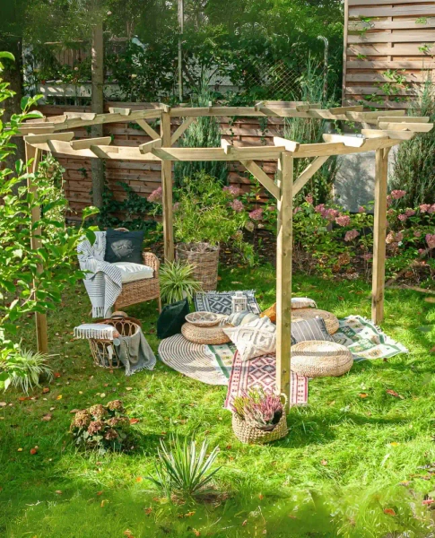 Carousel Pergola Short Rafters