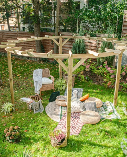 Carousel Pergola