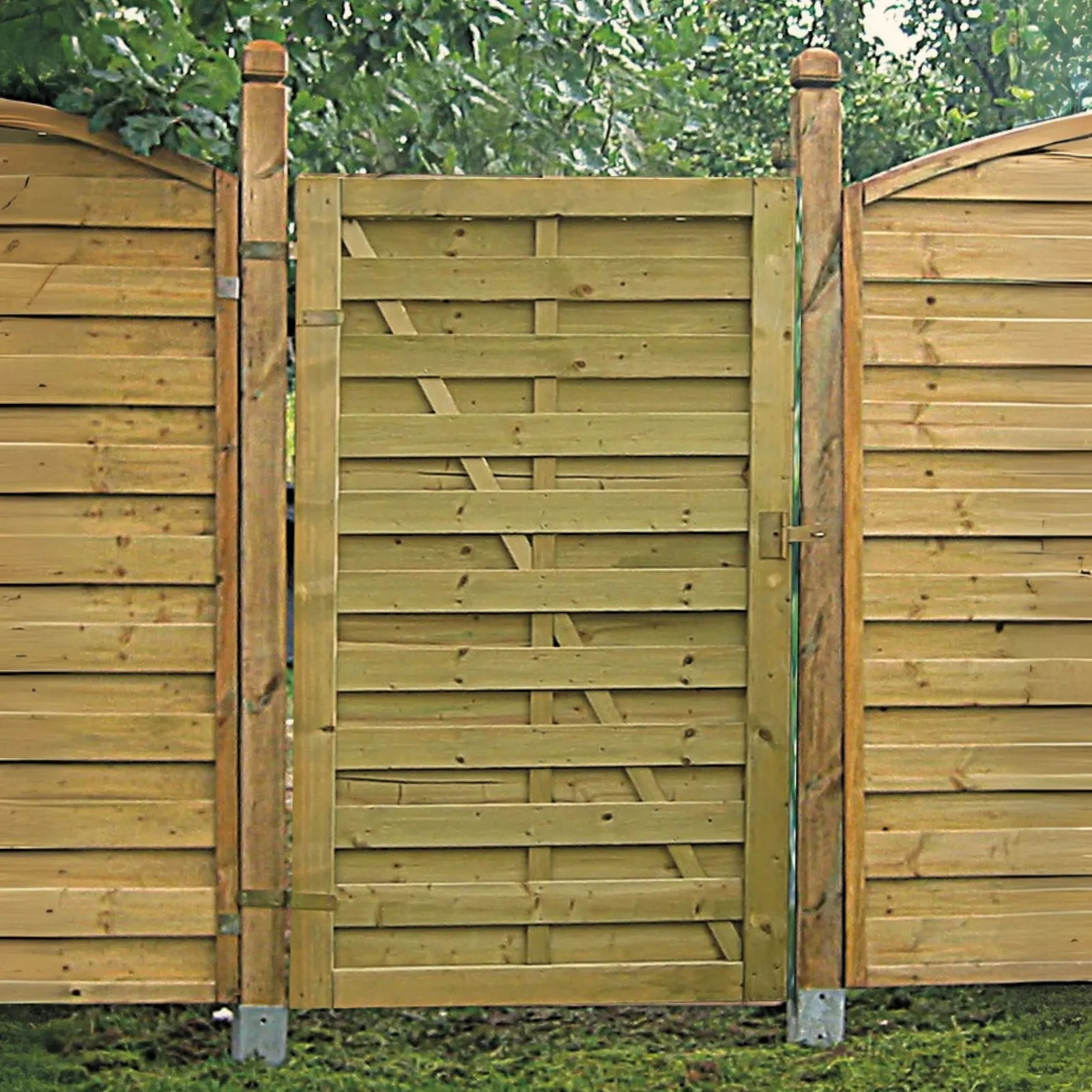 Hamburg Simple Fence with Trellis