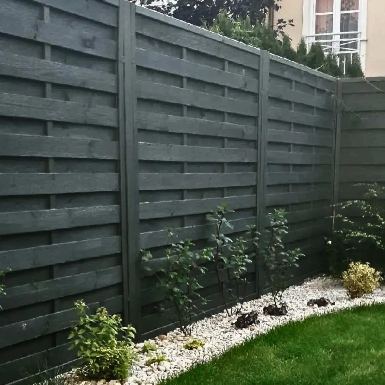 Hamburg Simple Fence with Trellis