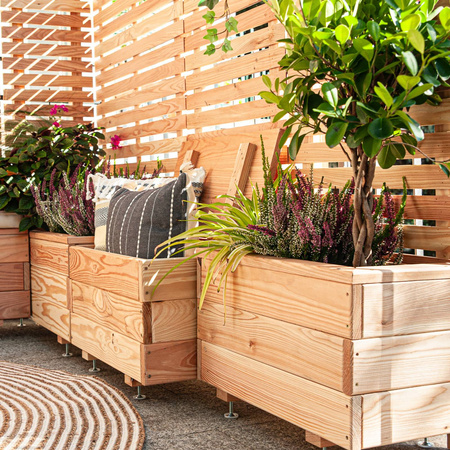 Larix Planter