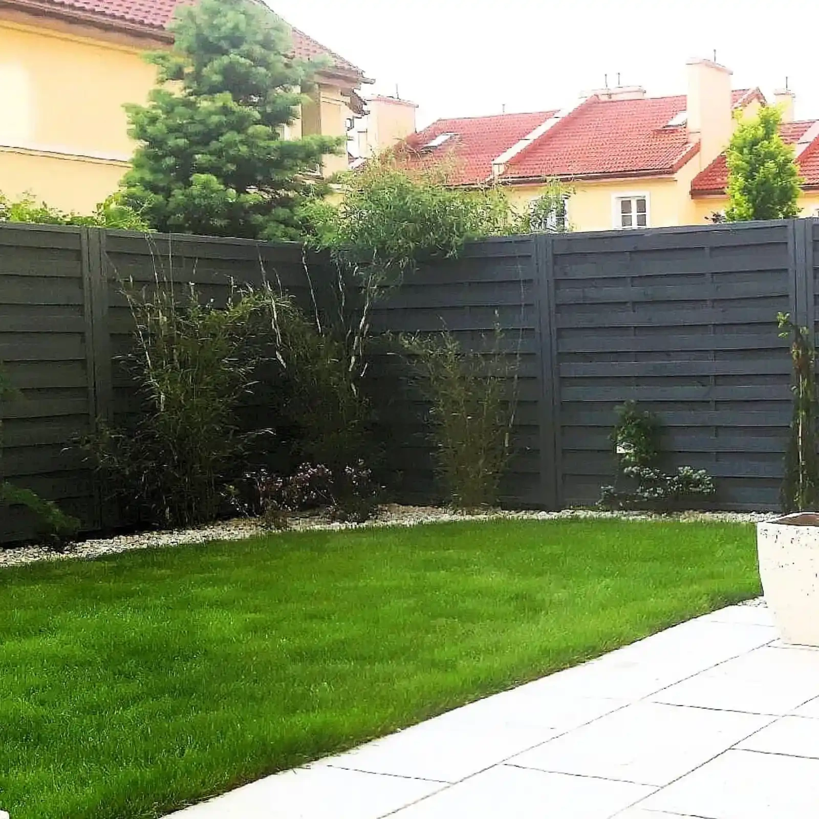 Hamburg Simple Fence with Trellis