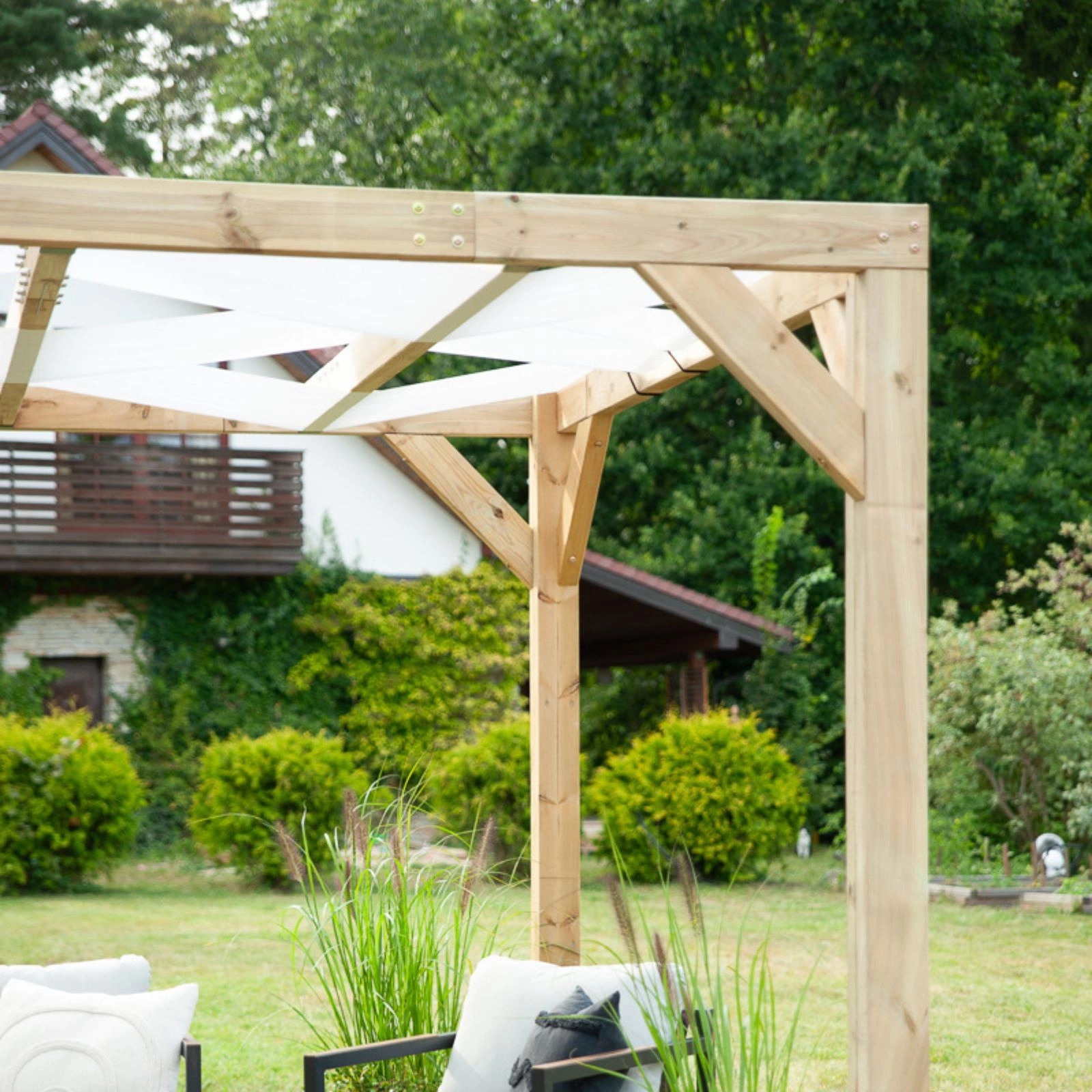 Henley Contemporary Pergola