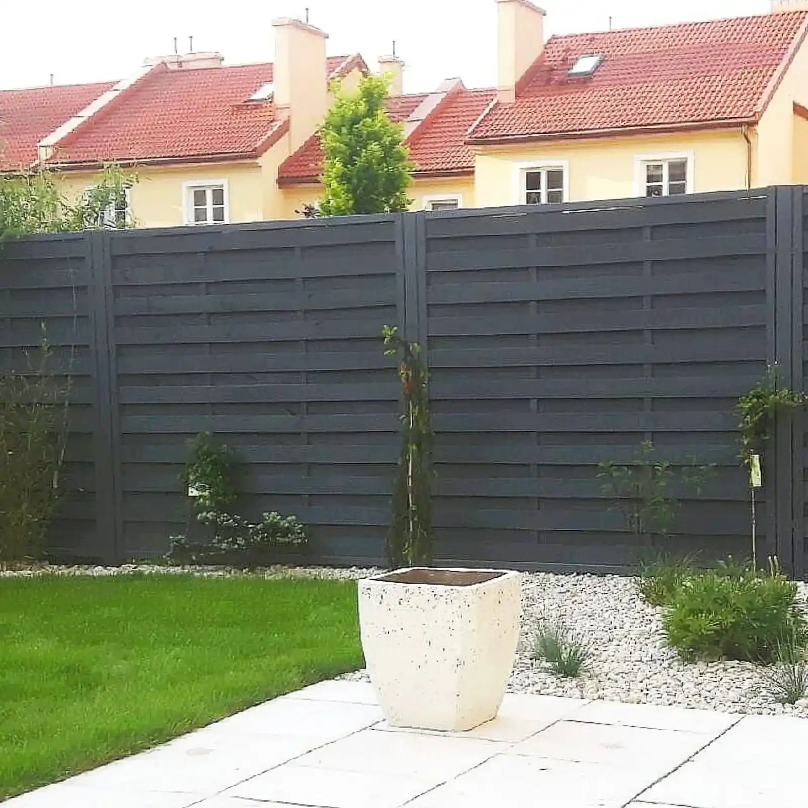 Hamburg Simple Fence with Trellis